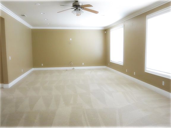 Very large Family Room