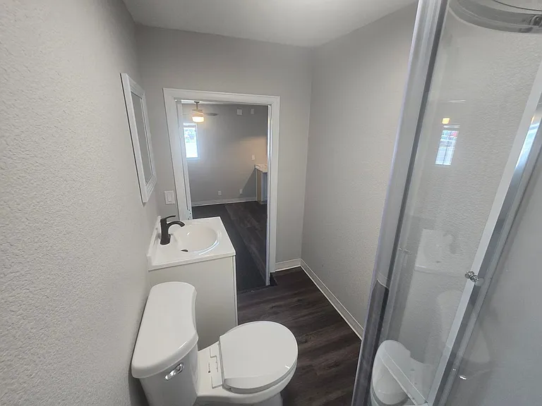 400 Santa Fe Dr #13 — Photo 10