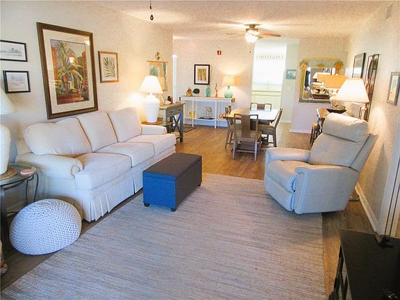 5th image of 670 E Lake Jasmine Cir APT 104