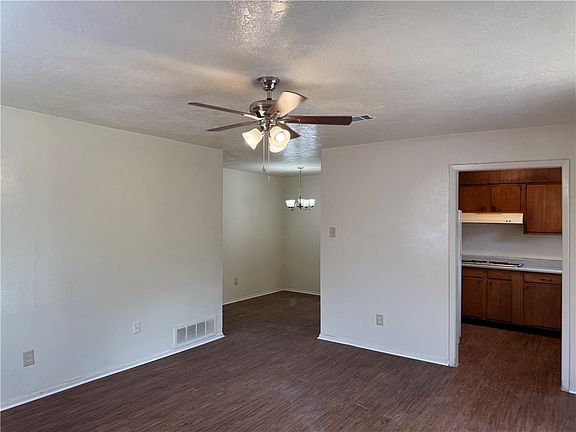 4th image of 3526 Midwest Dr #B