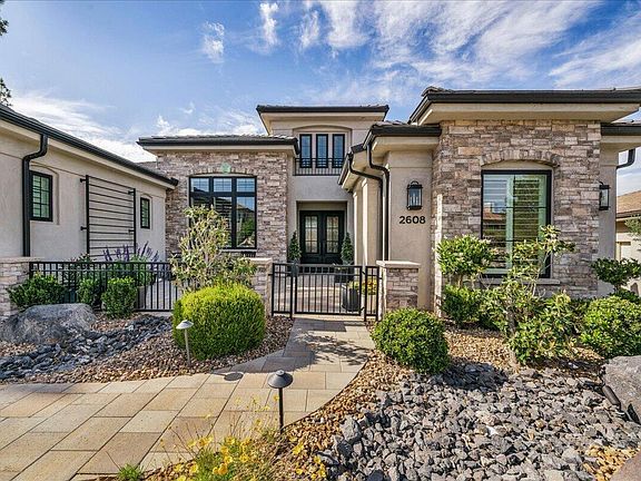 5th image of 2608 W Canyon Ridge Rd
