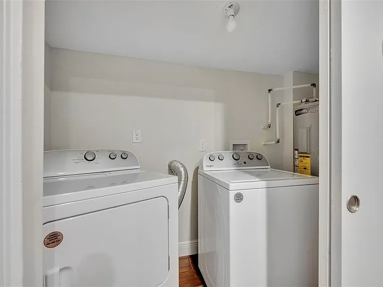 1221 Elinore Dr — Photo 20