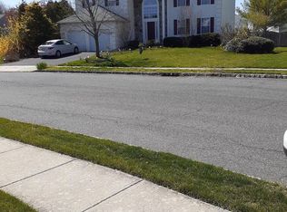 3 Colt Dr, Burlington, NJ 08016