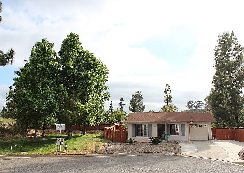 1st image of 713 Teakwood Ct