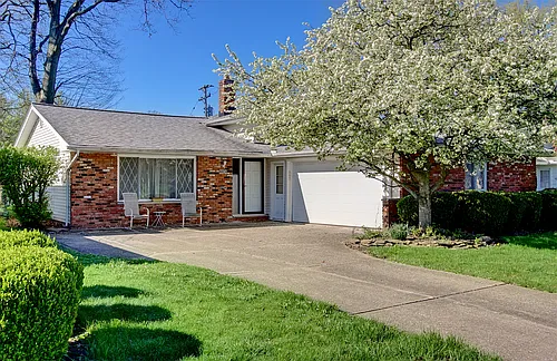 23343 Sharon Dr Photo 1