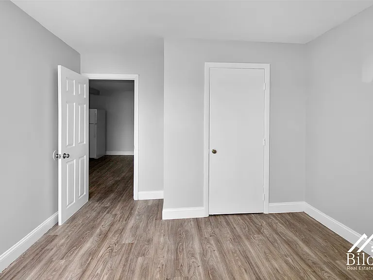 859 Pine Street — Photo 45