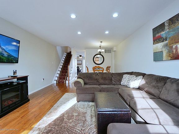 3rd image of 125 Cannon Ave
