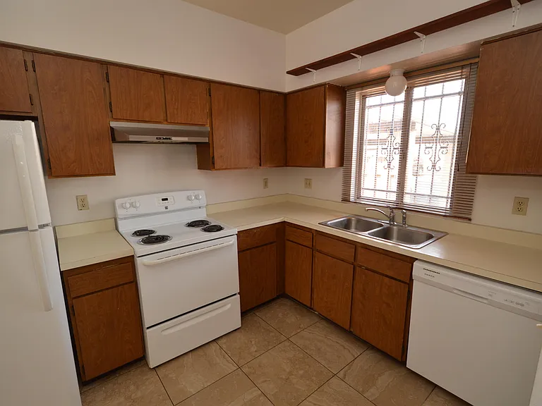 731 S Pantano Pkwy — Photo 3
