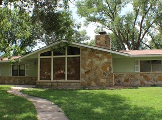 2201 Arrowhead Dr, Emporia, KS 66801