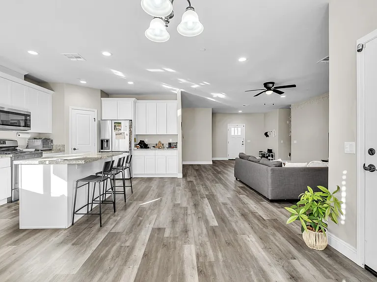 9498 Village Center Dr — Photo 6