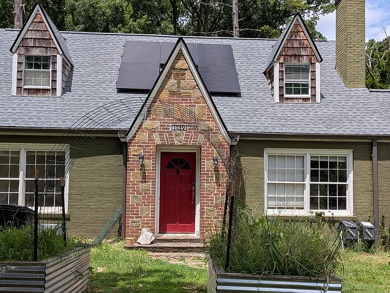 1139 Chatham Ave SW — Photo 1