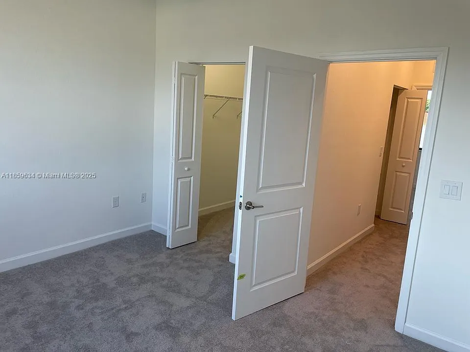 Unit Photo