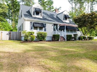 461 Reed Rd, Dartmouth, MA 02747