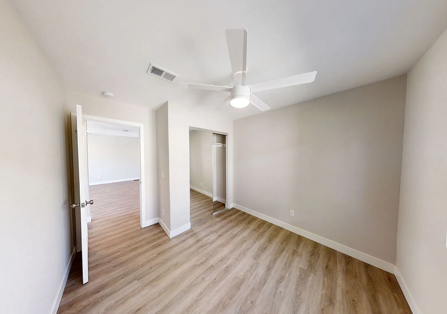 Newly Remodeled 7 room house on Ewing St — Photo 1