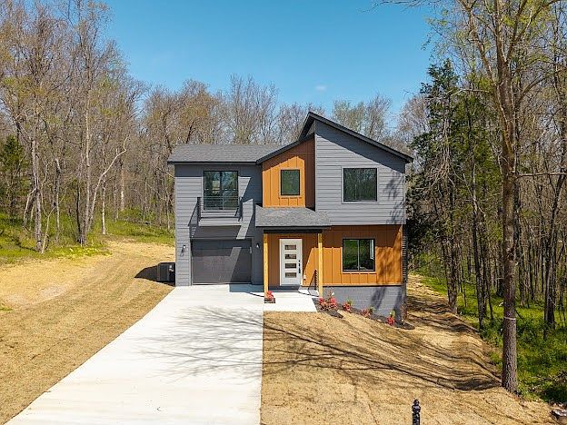 1st image of 13 Hillborough Ln
