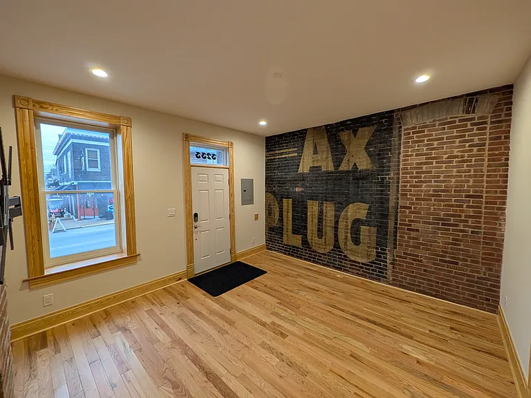 3233 Morganford Rd — Photo 6