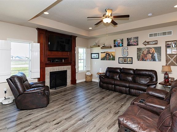 4th image of 2117 NW Woodland Dr