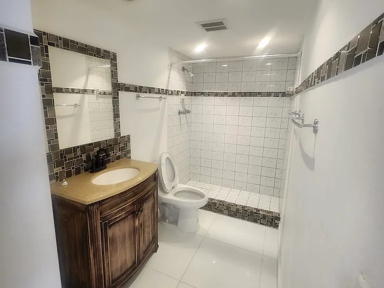 1175 NE Miami Gardens Dr #703E — Photo 9