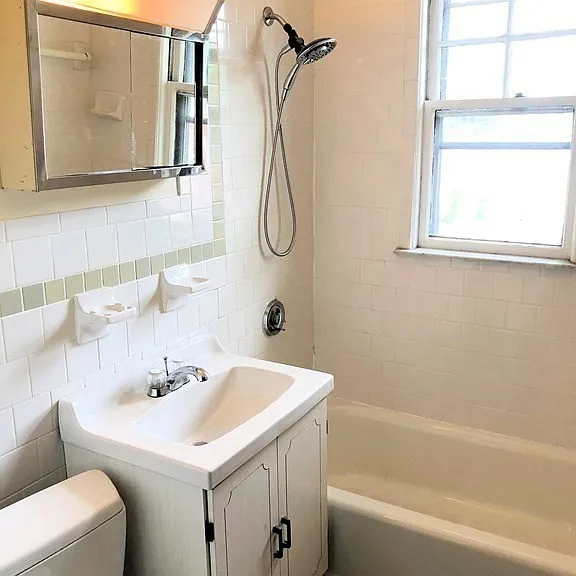 61 Presidents Ave #1L — Photo 8
