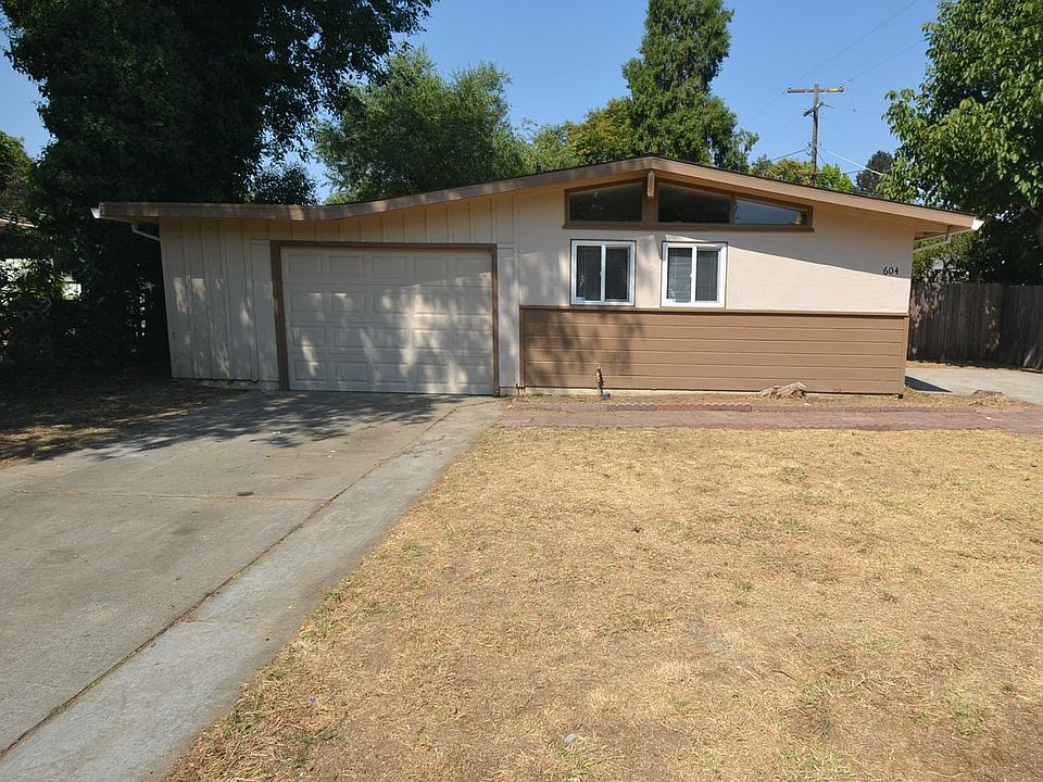 1st image of 604 Mayfair Dr