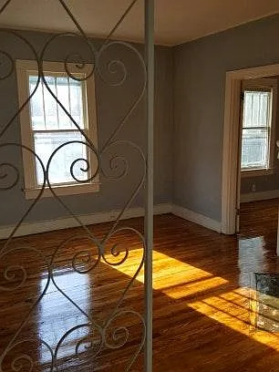 2 bed, 1000 sqft, $1,500 — Photo 2