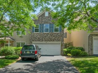 85 Ebersohl Cir, Whitehouse Station, NJ 08889