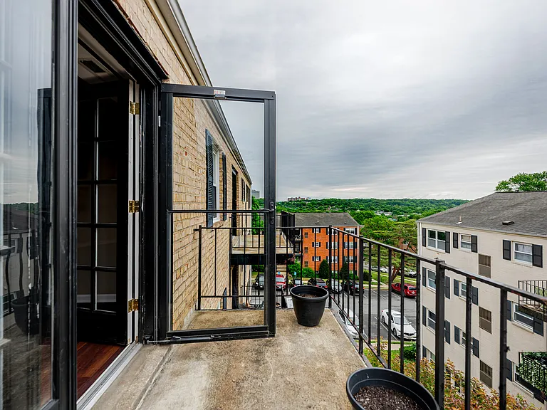 430 N Armistead St #303 — Photo 9
