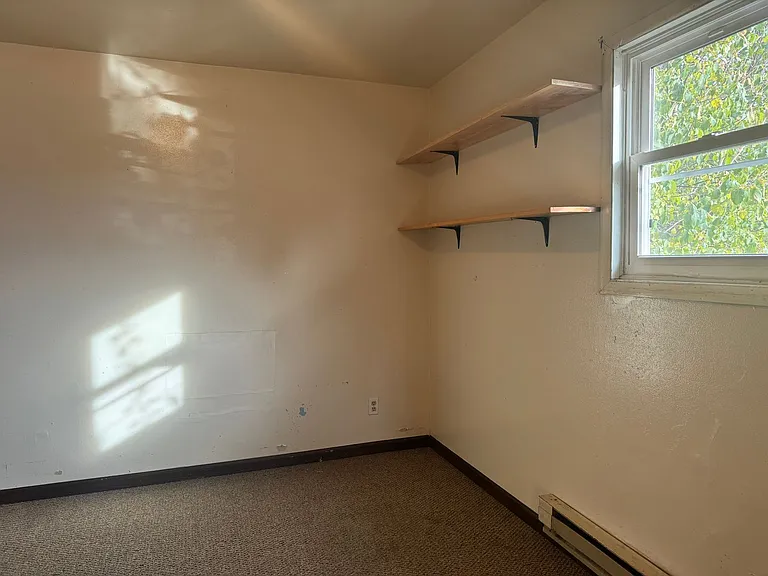 209 E Wood Ave — Photo 4