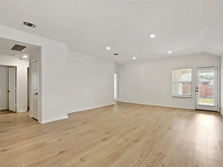 2816 Owl Head Dr — Photo 4