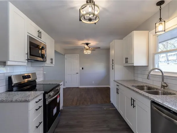 6305 E 101st Ter, Kansas City, MO 64134