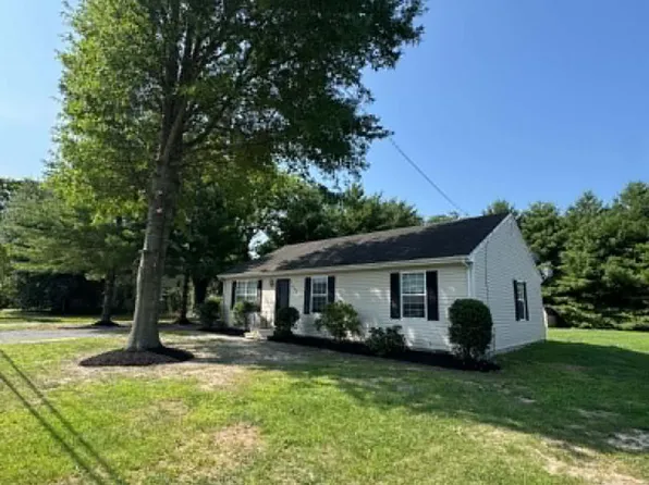 104 Chestnut St, Hebron, MD 21830