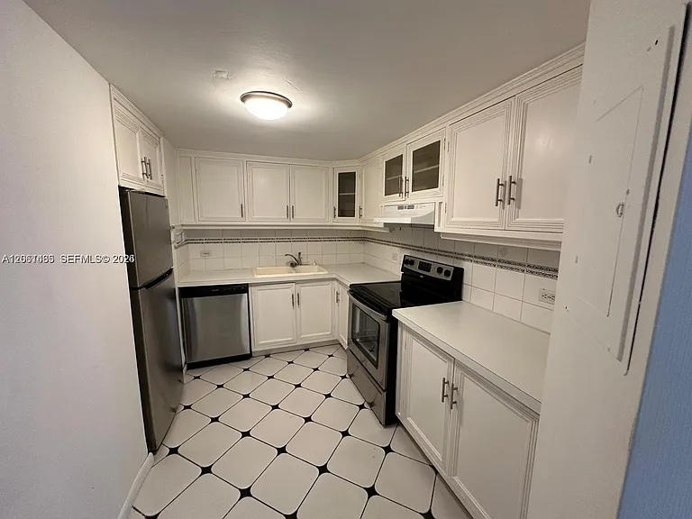 999 Brickell Bay Dr #1408 — Photo 8