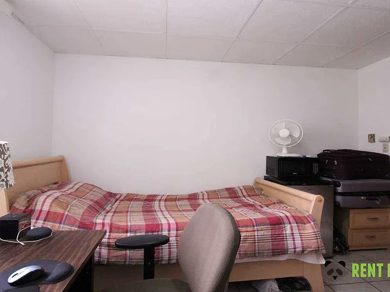227 Norah St N #5 — Photo 3