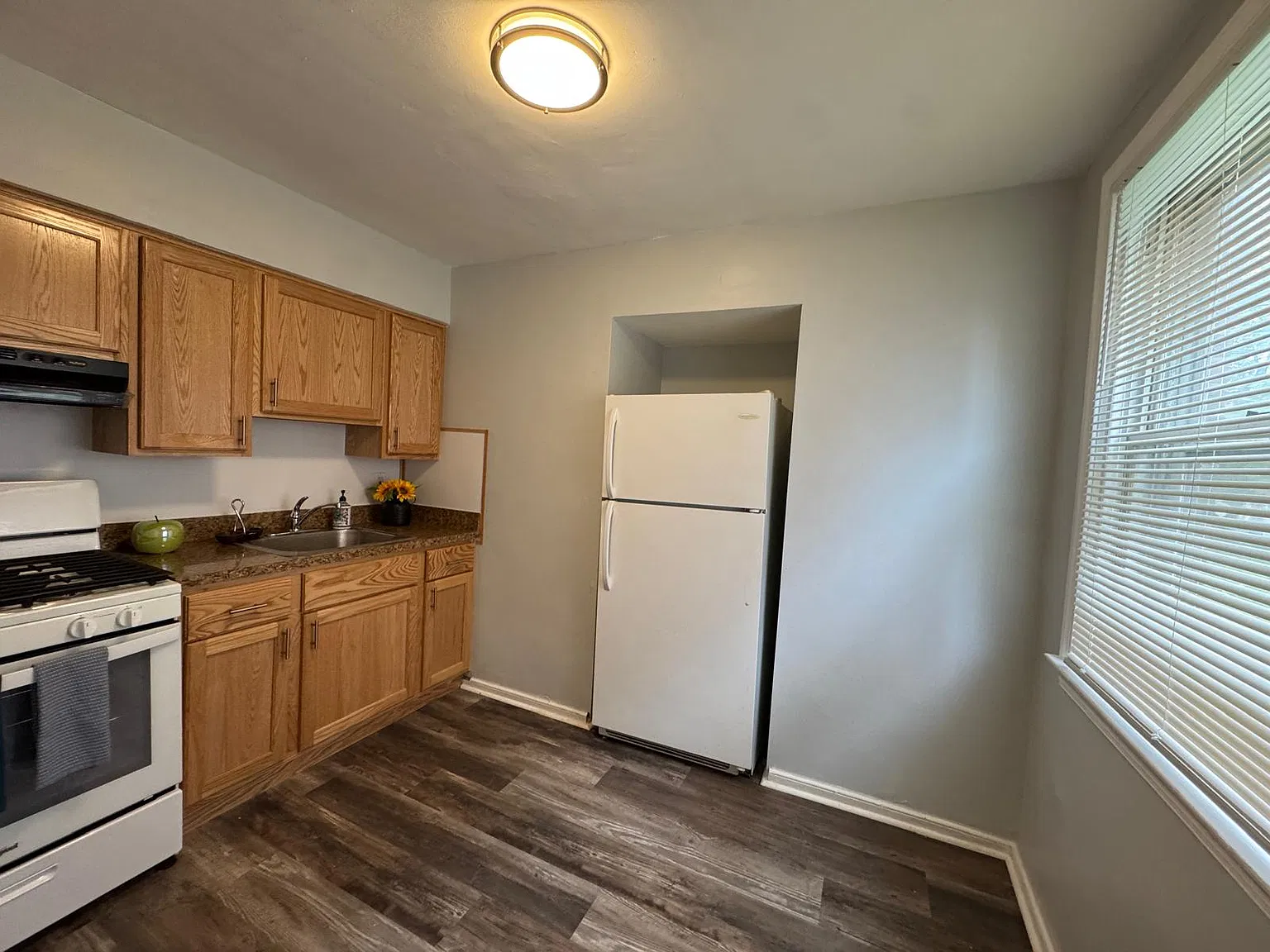 2 bed, $1,350 — Photo 3