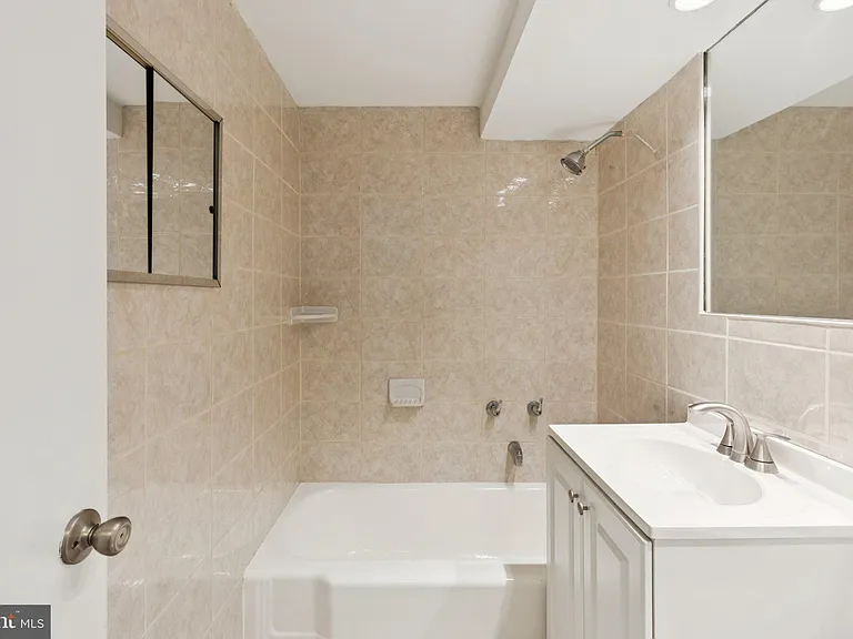 2101 Chestnut St #1521-R — Photo 15