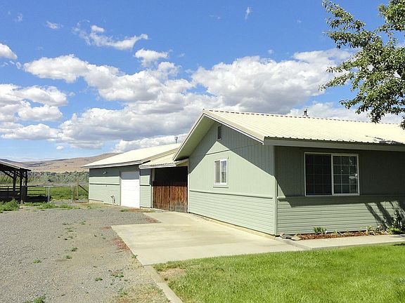 Garage & Shop w Outbuildings