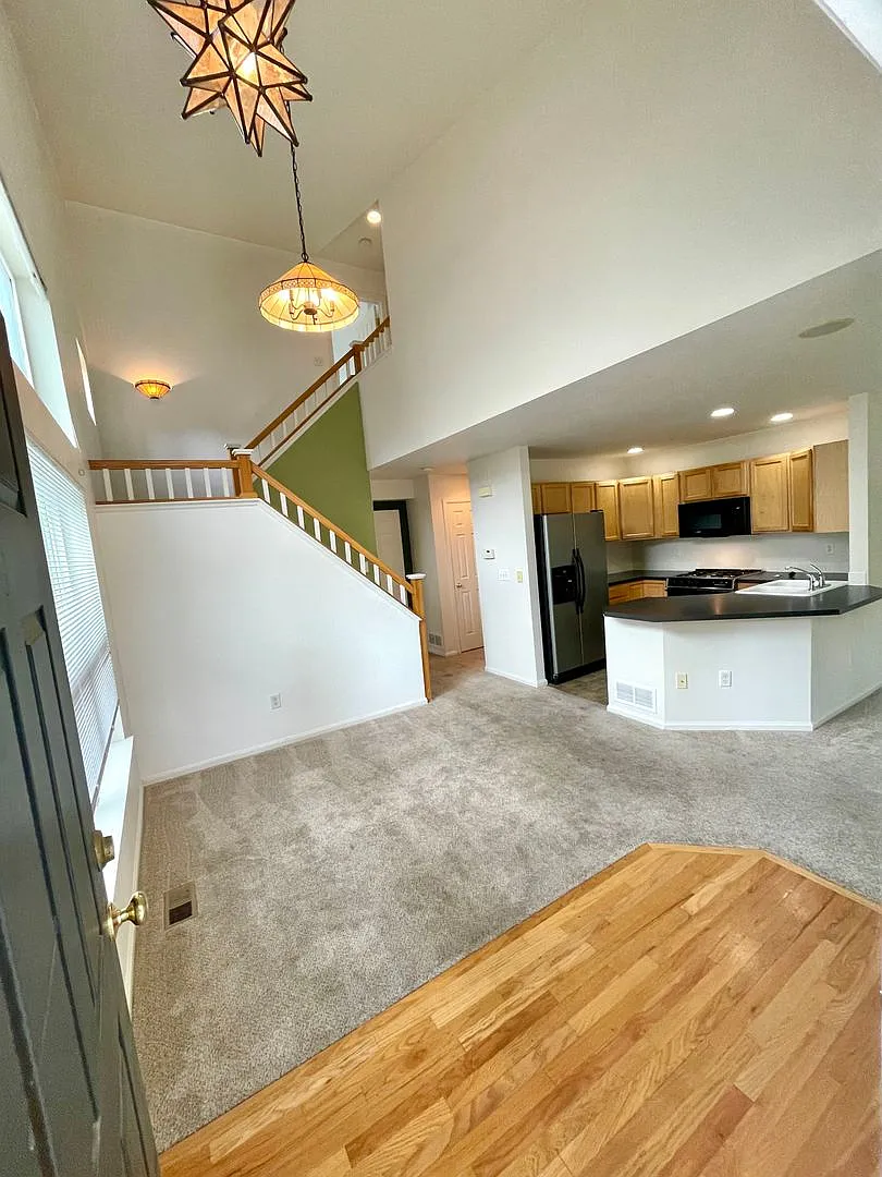 Beautiful 2 Bedroom/2.5 Bath Townhome with 2 Car Attached Garage at Centerra, Loveland Colorado — Photo 4