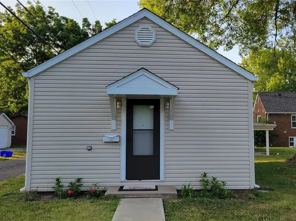 1417 19th St, Highland, IL 62249