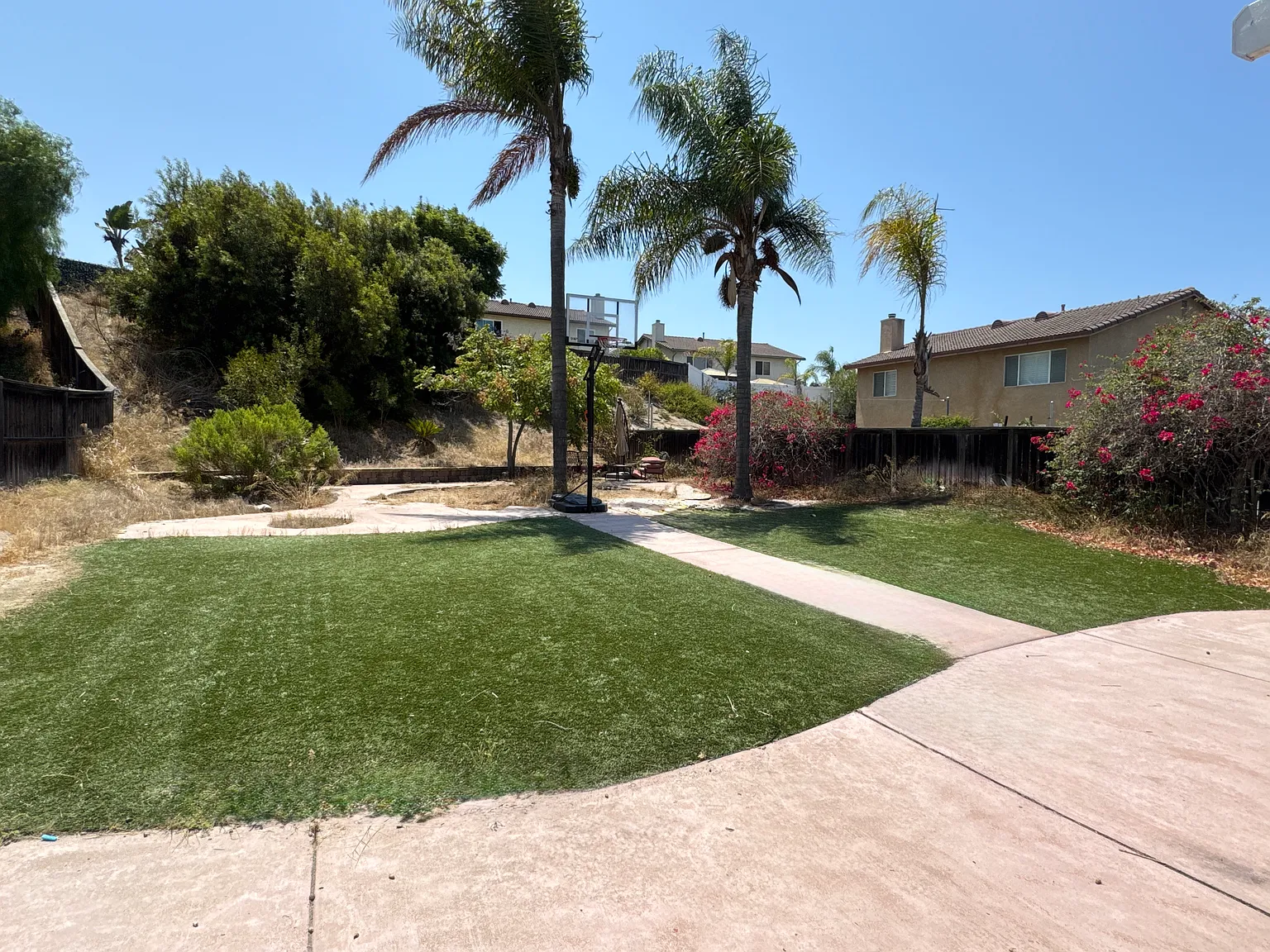 4 bed, 2498 sqft, $5,800 — Photo 3