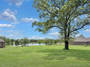 725 W Northlake Dr, Tahlequah, OK 74464