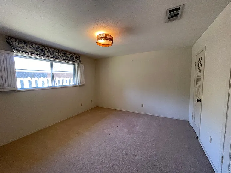 7416 Camelback Dr — Photo 14