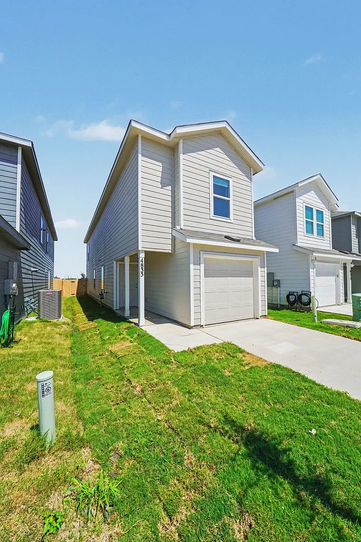 Gorgeous Open-Concept Home Near Randolph AFB - Realtor Commission: $500 — Photo 4