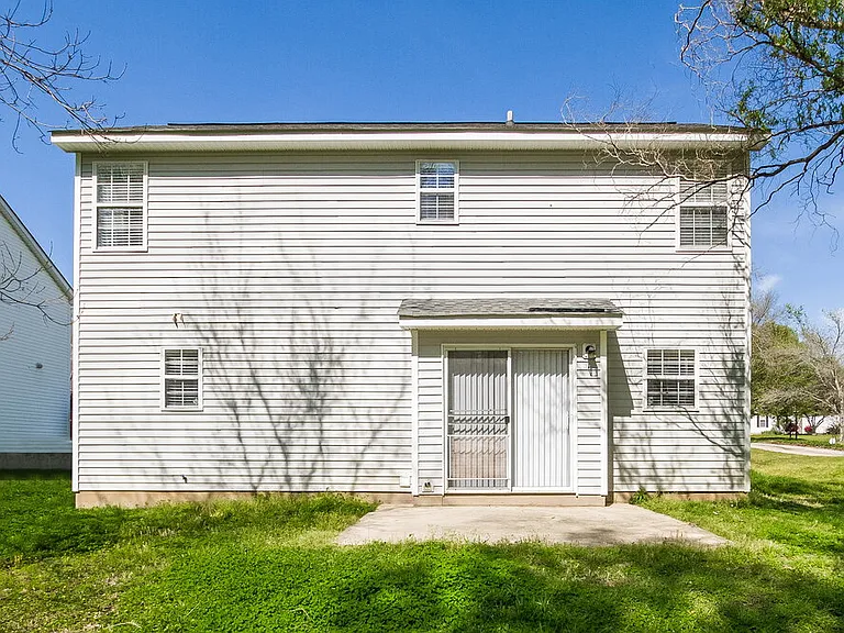 10115 Northwoods Forest Dr — Photo 15