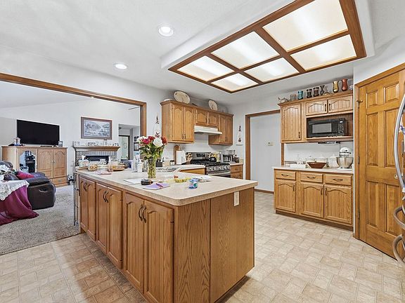 5th image of 503 Ridgeview Trl