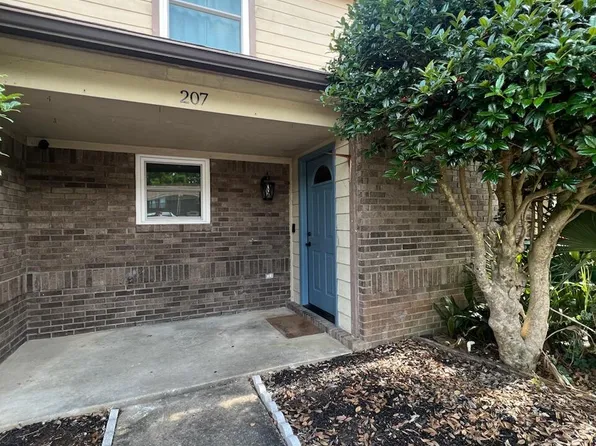 207 Sharon Ct, Mary Esther, FL 32569