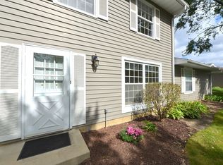 1555 Woodcutter Ln #55-C, Wheaton, IL 60189