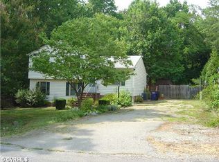 12118 Deerhurst Dr, Midlothian, VA 23113