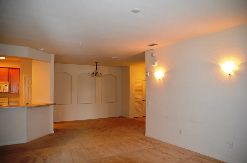Cute 3/2 Condo in Flora Ridge of Kissimmee (Gated) — Photo 2