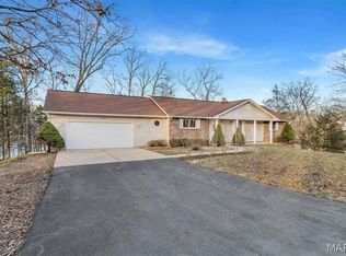 1035 S Lakeview Dr, De Soto, MO 63020