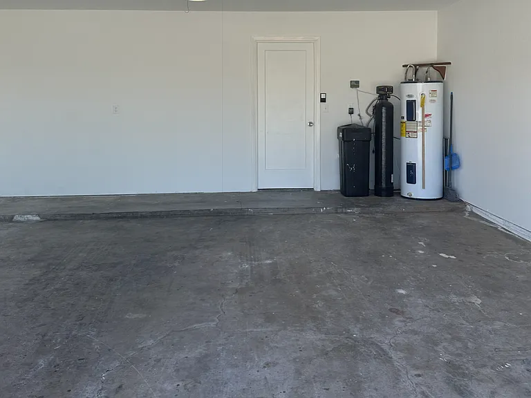 2876 Saratoga Ave — Photo 12